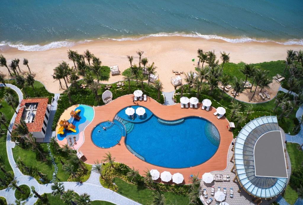 ho-boi-radisson-resort-phan-thiet Hồ bơi Radisson Resort Phan Thiết