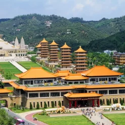Hành trình khám phá phật quang sơn tự