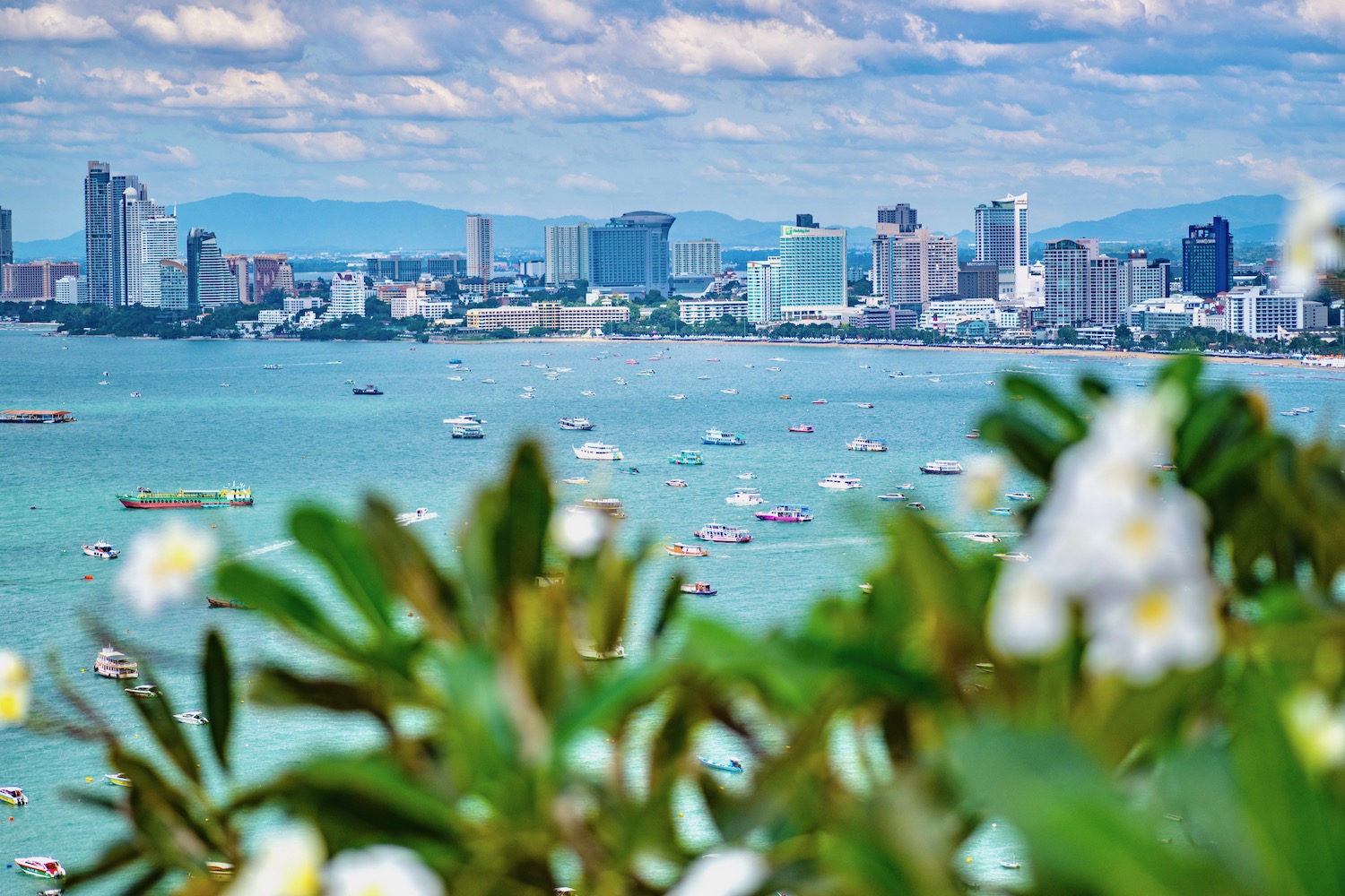 khám phá bãi biển pattaya khám phá bãi biển pattaya